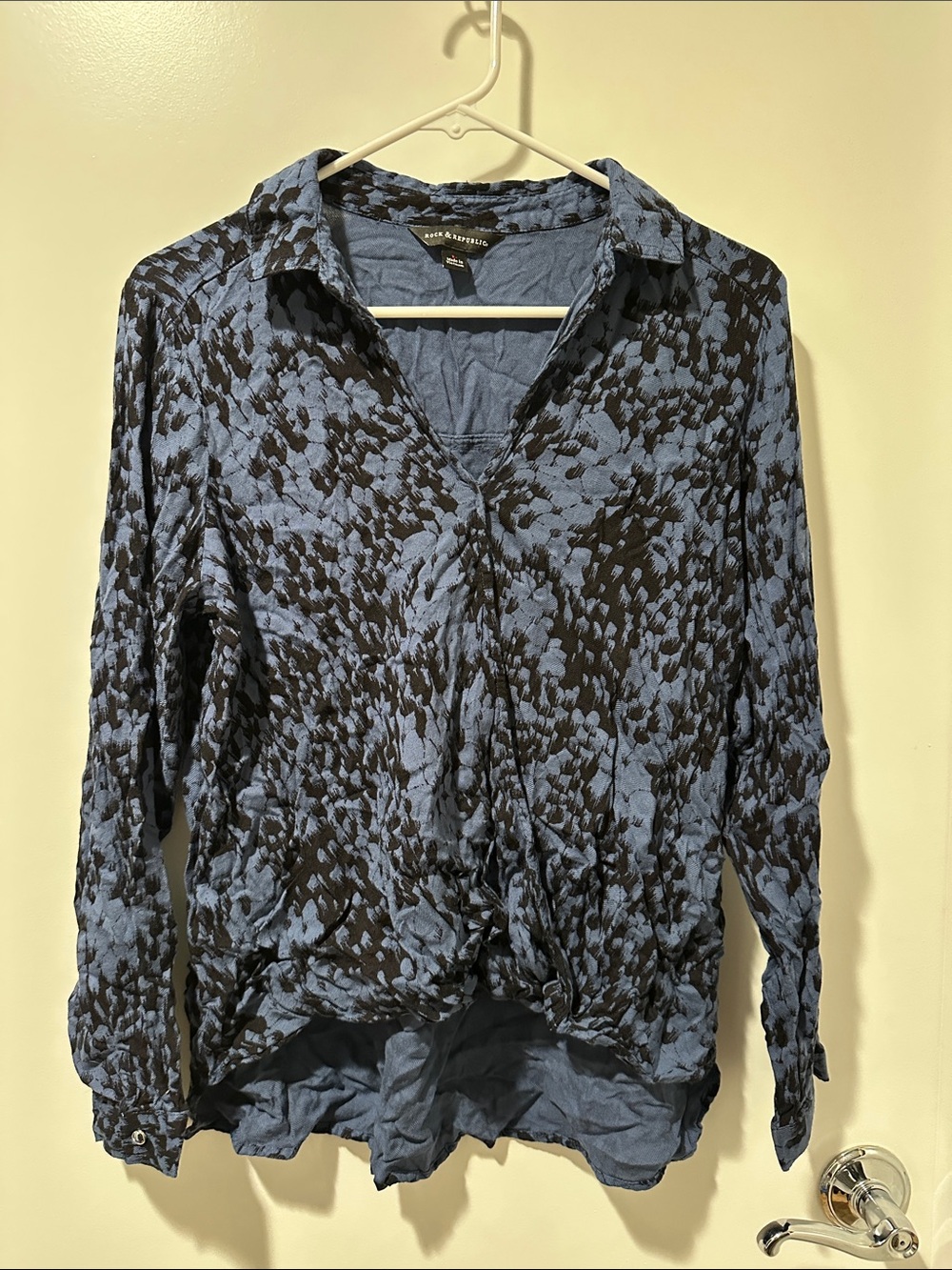 Rock & Republic Blue and Black Abstract Print Button-Down Shirt